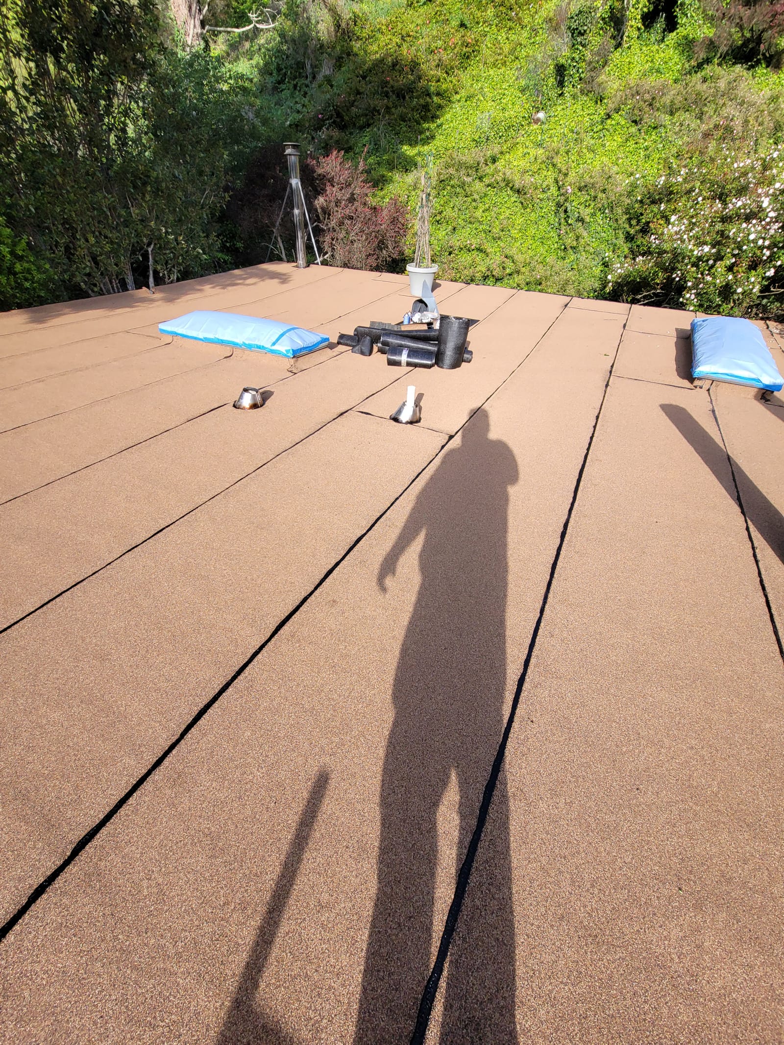 Roofing work in progress; illustrative photograph from the website gallery